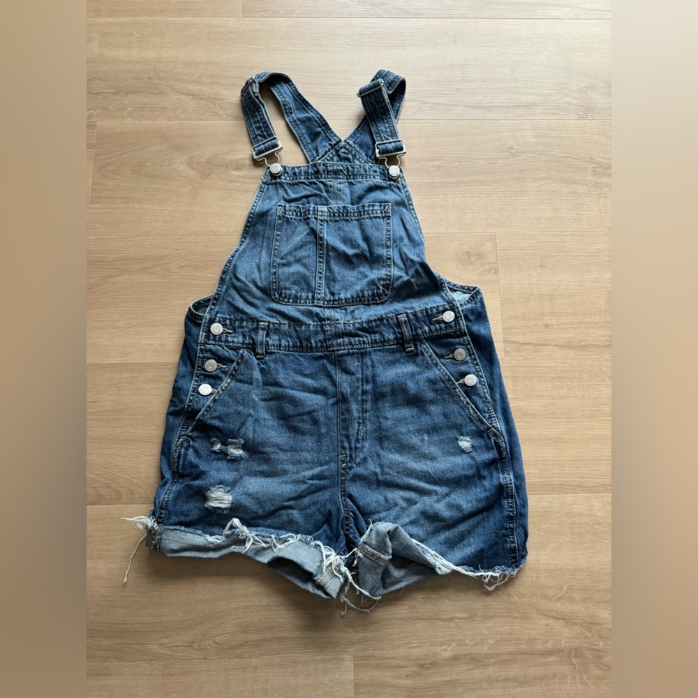 GAP Light Blue Denim Overalls Shorts (Size Small)